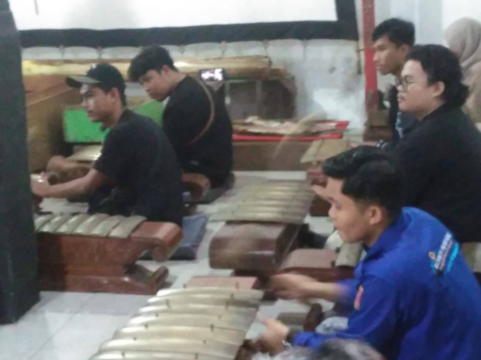 Mahasiswa ITP Padang Belajar Gamelan Jawa di ITNY