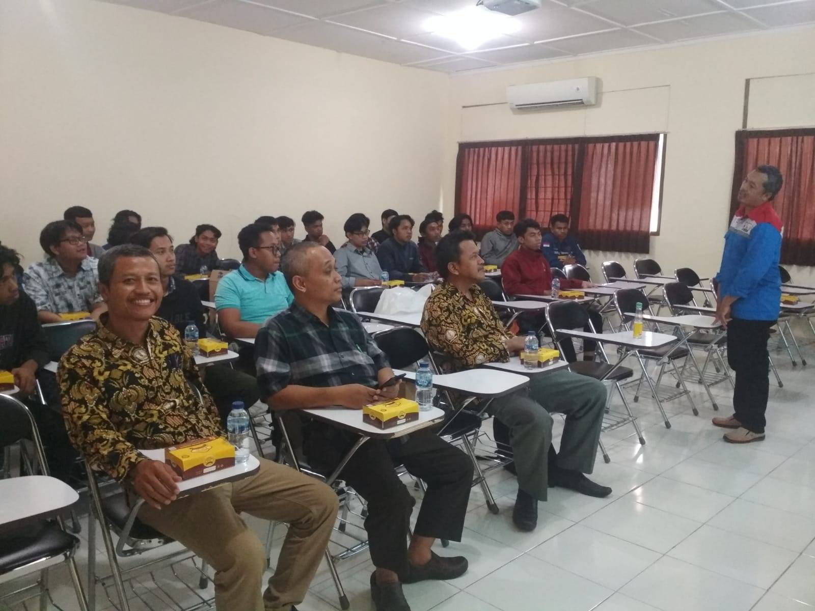 Kuliah Technopreneur Fakultas Vokasi ITNY : Peluang Bisnis Alat Berat untuk Pesisir Pantai