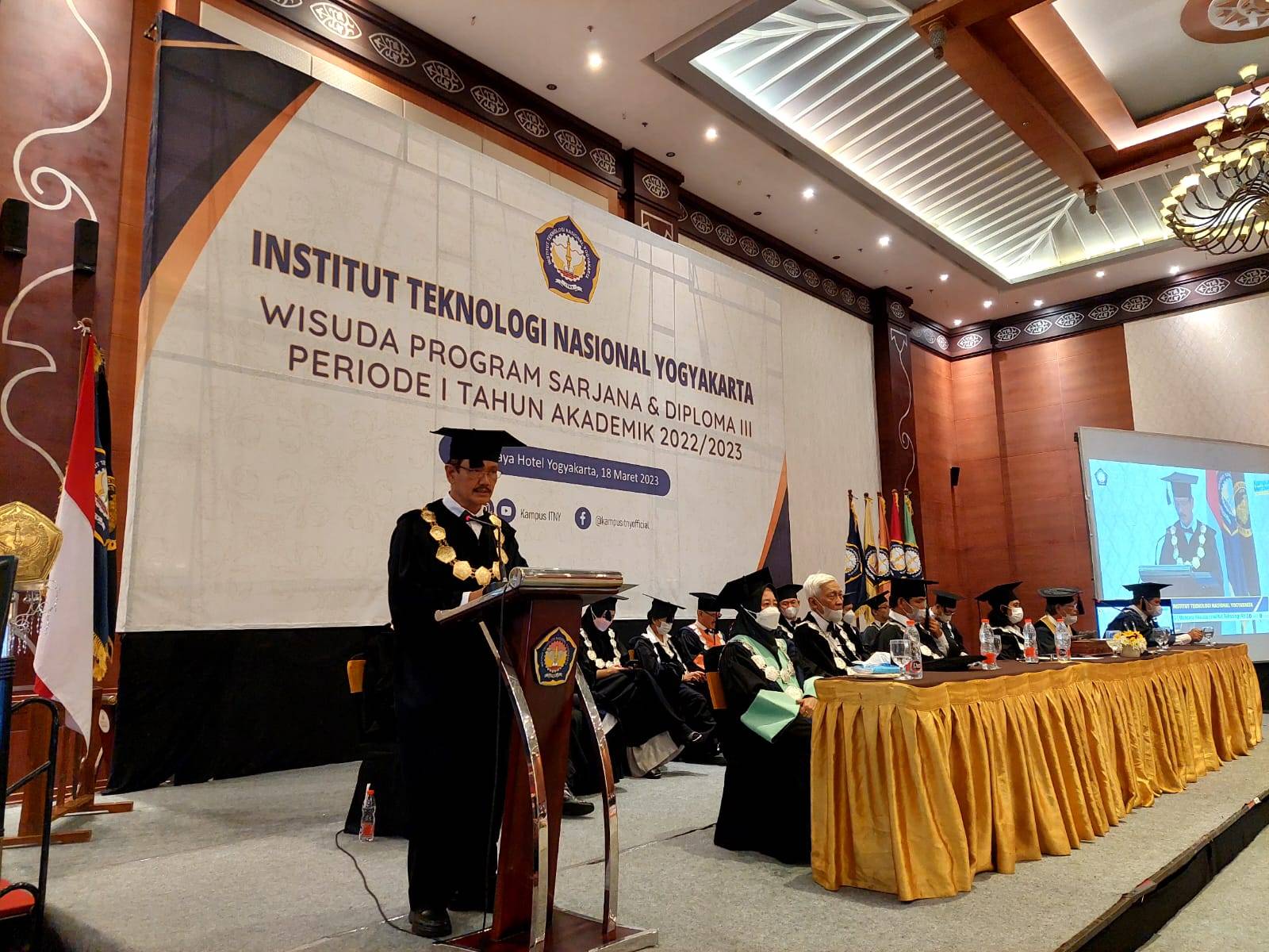 ITNY Mewisuda 216 Wisudawan, Rektor: Jangan Berhenti Belajar di Era yang Dinamis